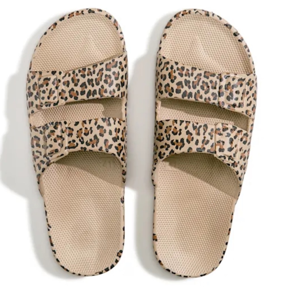 WILDCAT SANDS FREEDOM MOSES SANDALS - SIZE 8/9 (lightly worn)